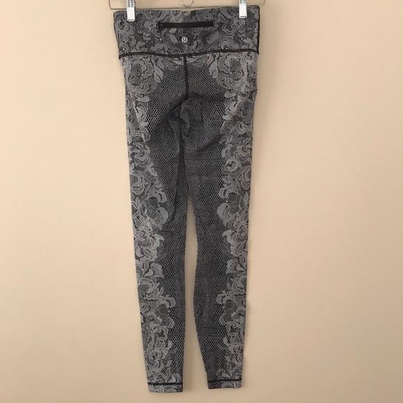 Lululemon high rise leggings size 6 - Picture 3 of 6
